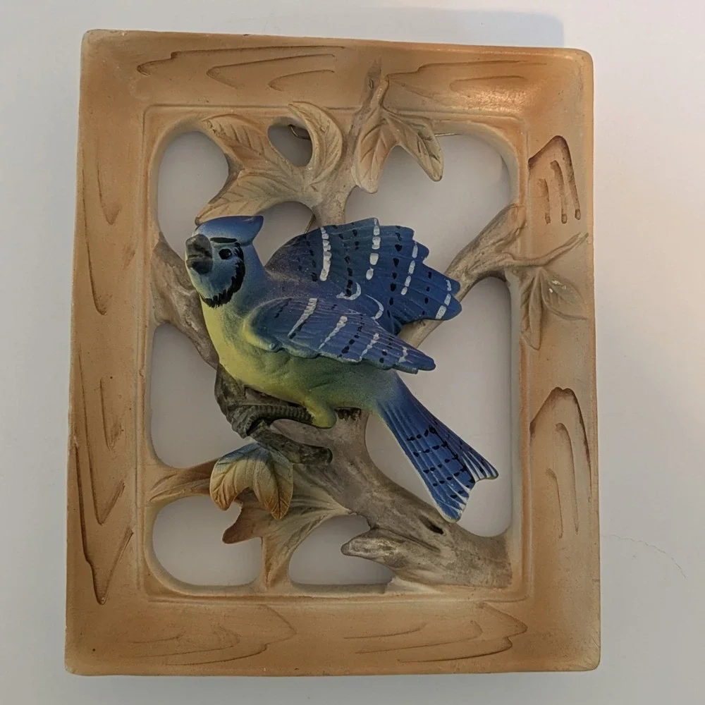 Vintage Napco Blue Jay Bird Wall Hanging C5423 Hand Painted Bisque‎